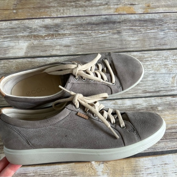 Ecco Suede Leather Sneakers Shoes Gray Extra Width Sz 10 - Picture 9 of 11